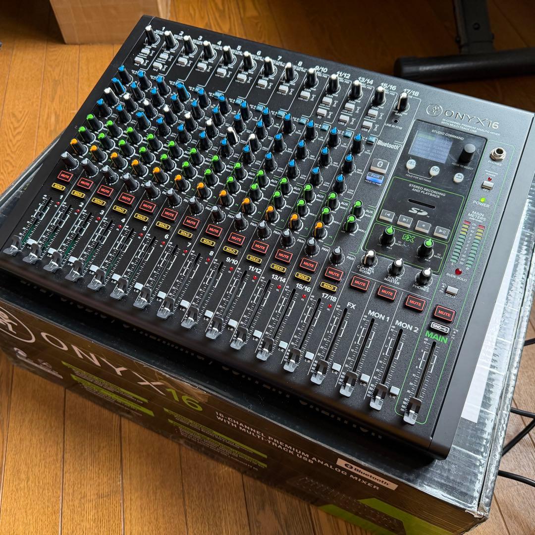 Mackie ONYX16アナログミキサー