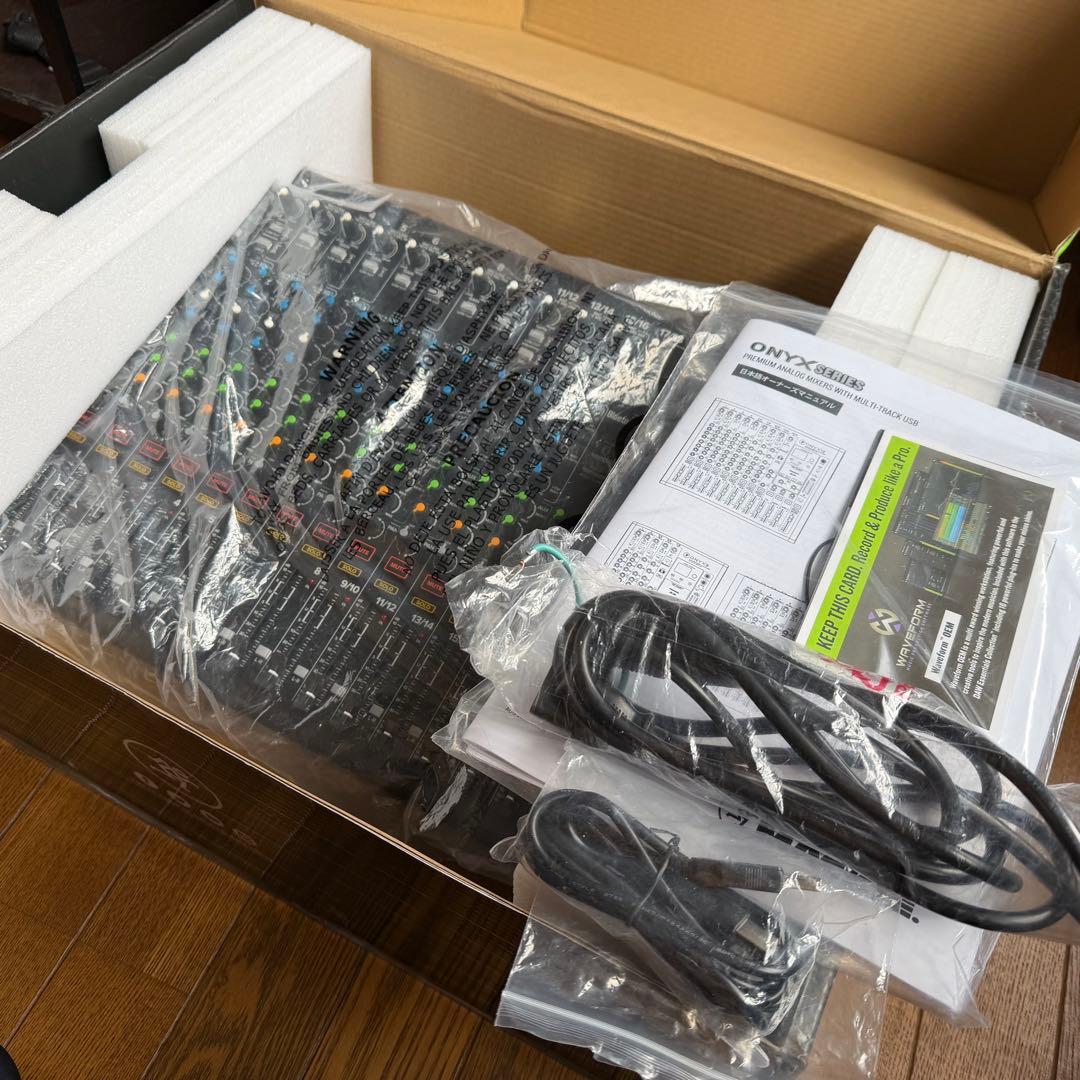 Mackie ONYX16アナログミキサー