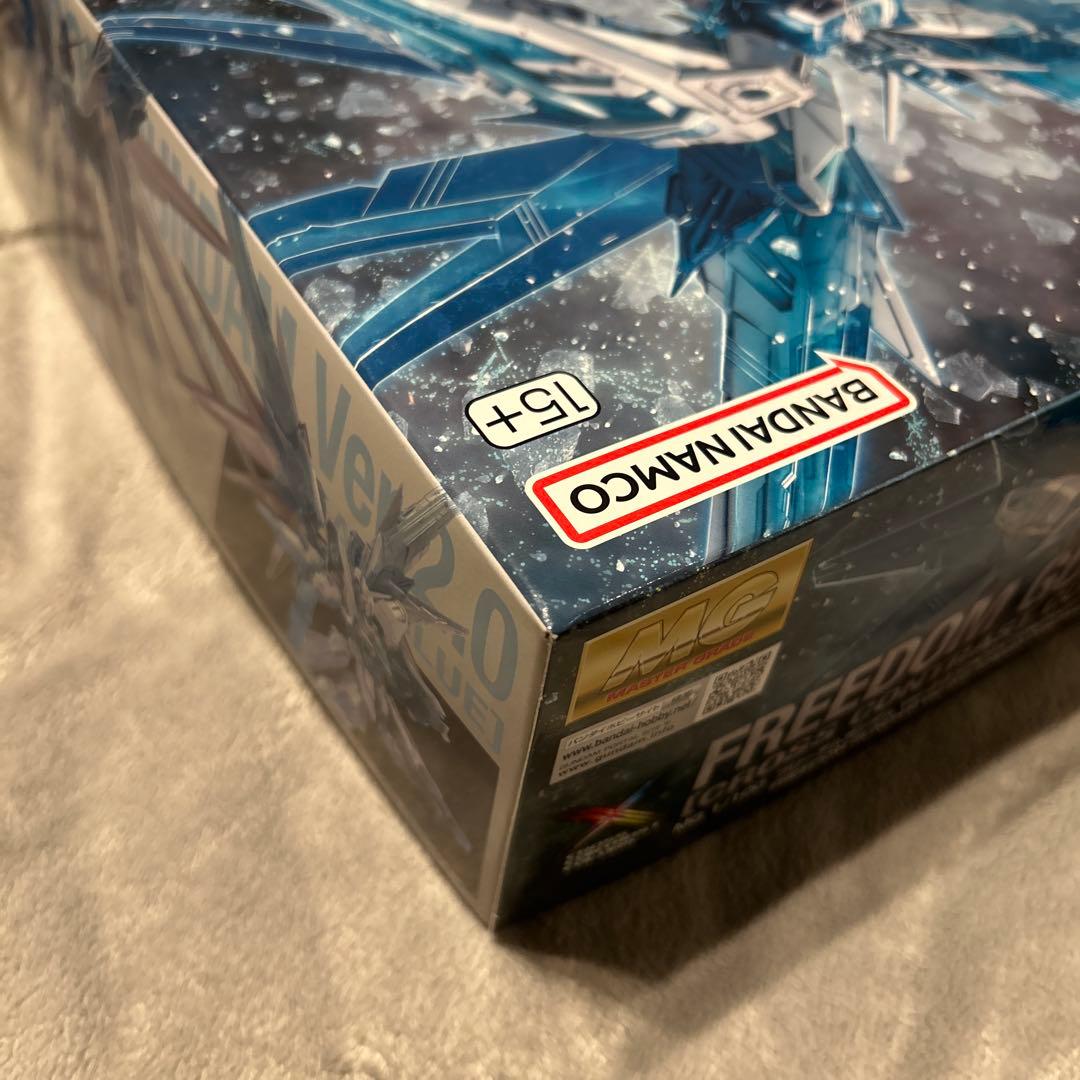 MG フリーダムガンダムver.2.0クロスコントラストカラー／クリアブルー