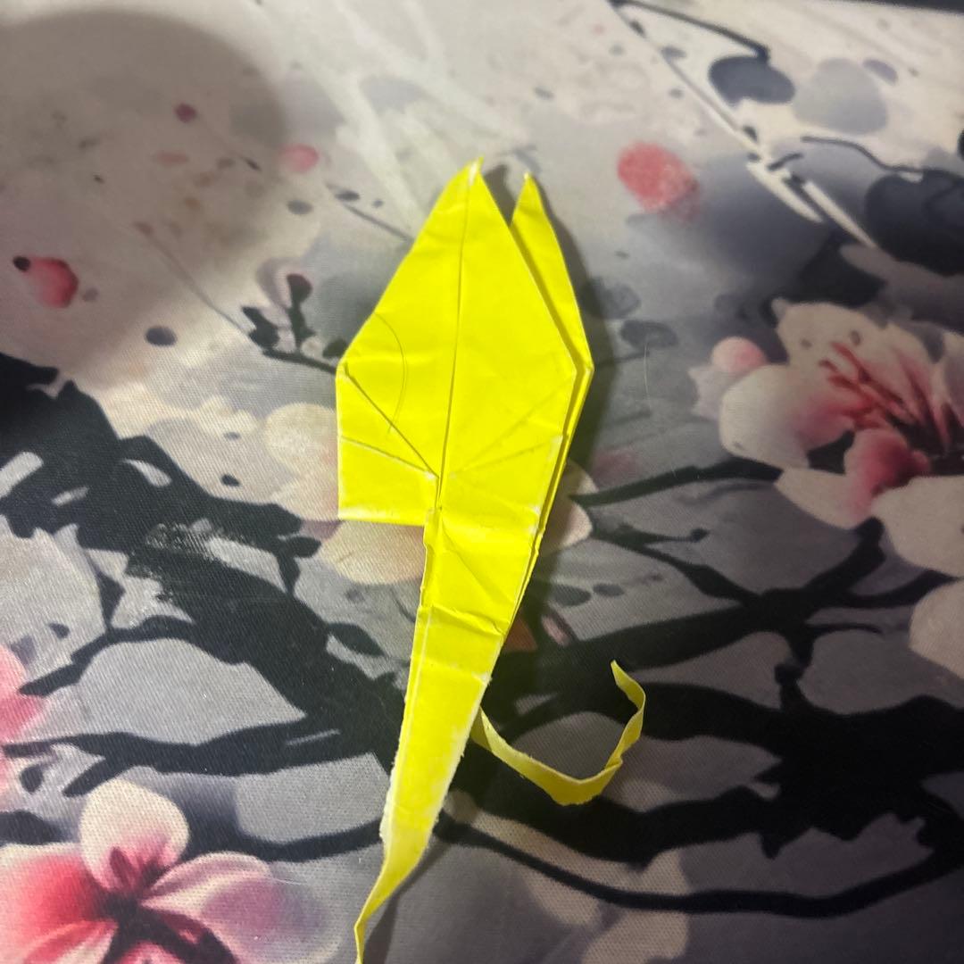 黄色の折り紙ドラゴン