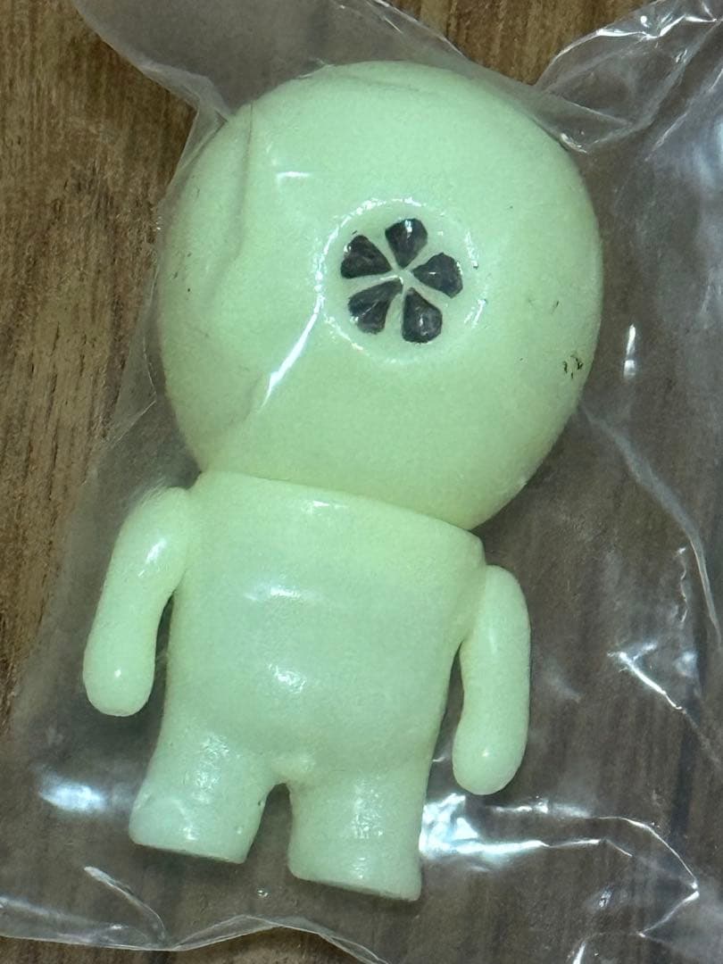 暗黒エンターテイメント ウニバフン 蓄光 インディーズソフビ