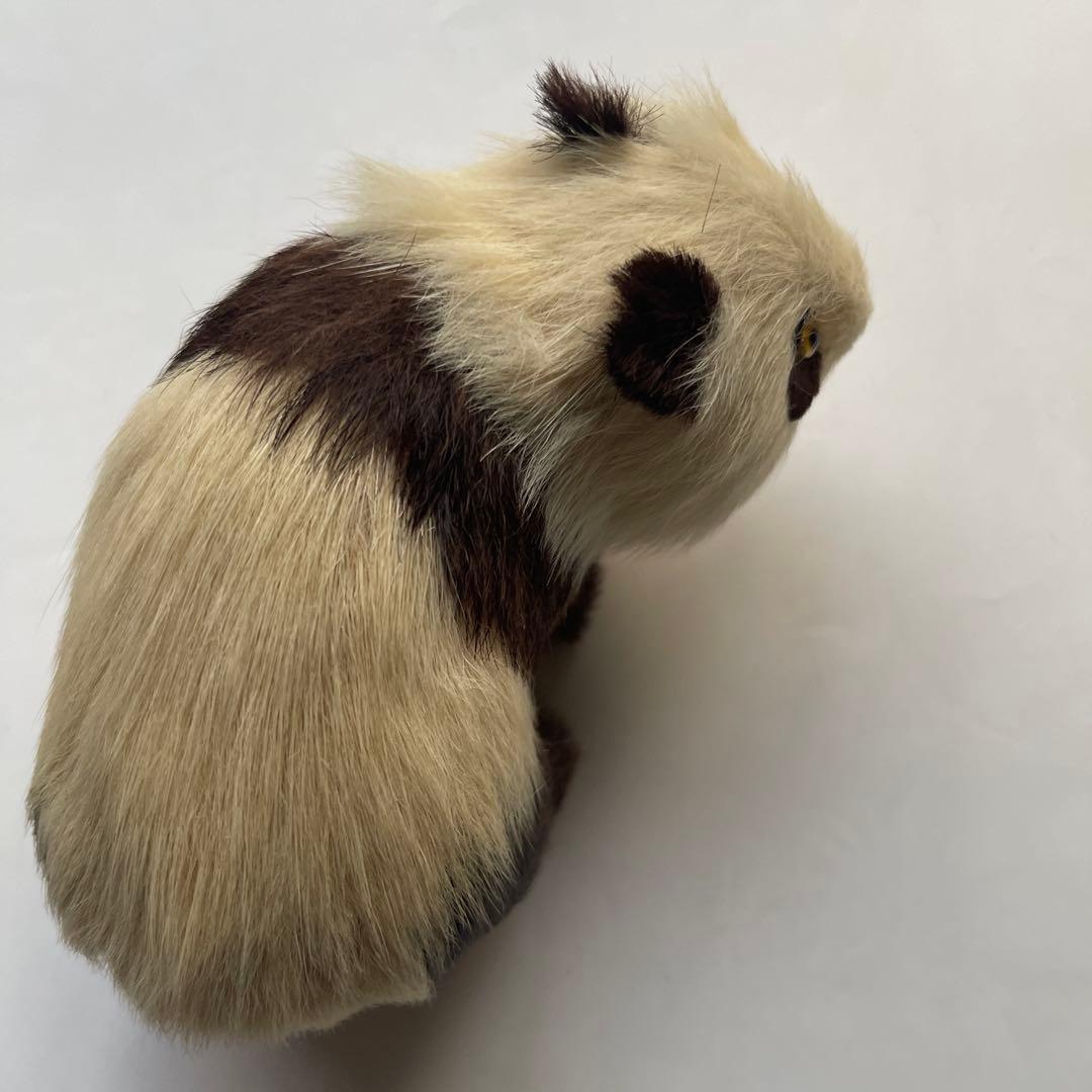 超リアルなパンダの置物 本物の様！ 全長約15cm 幅約8㎝　体重約180g