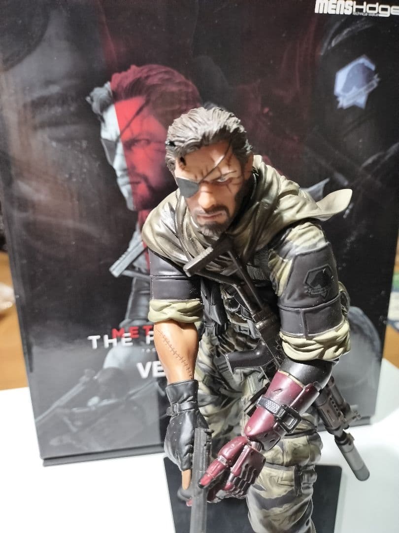 ヴェノムスネーク フィギュア mensHdge メタルギア5