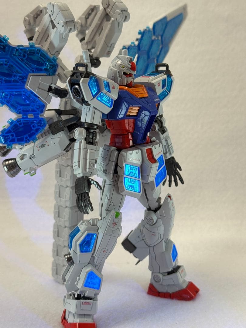 ガンプラ完成品　万博ガンダム全塗装完成品