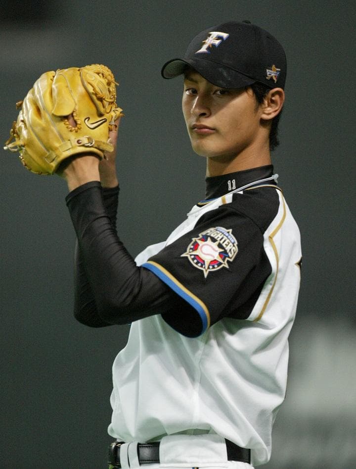 【希少】【廃盤】ダルビッシュ有モデル　グローブ