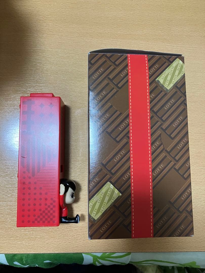 サイン入りGhana 羽生選手のはい！ひとくちマシーン 赤