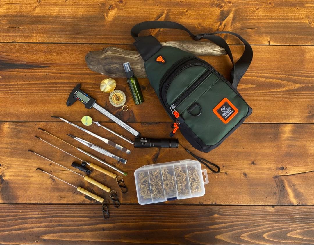 クワガタ採集セット　オリジナルロゴ入り掻き出し棒　デジタルノギス　採集ケース