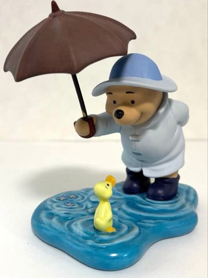 くまのプーさん　陶器フィギュア　傘　ディズニー　レア　プー　置物