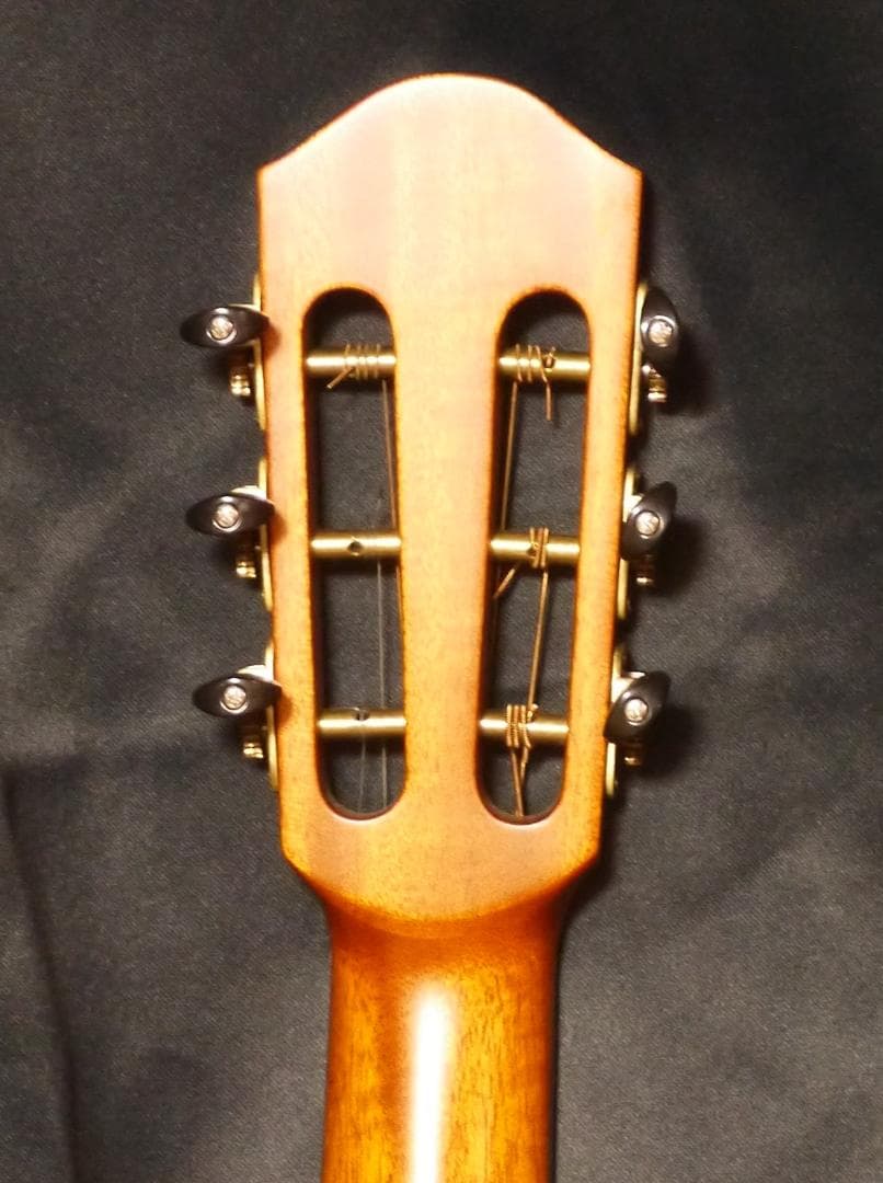 値下げです★極美品★anuenue 上位機種 ★MV114　PU・ケース付き