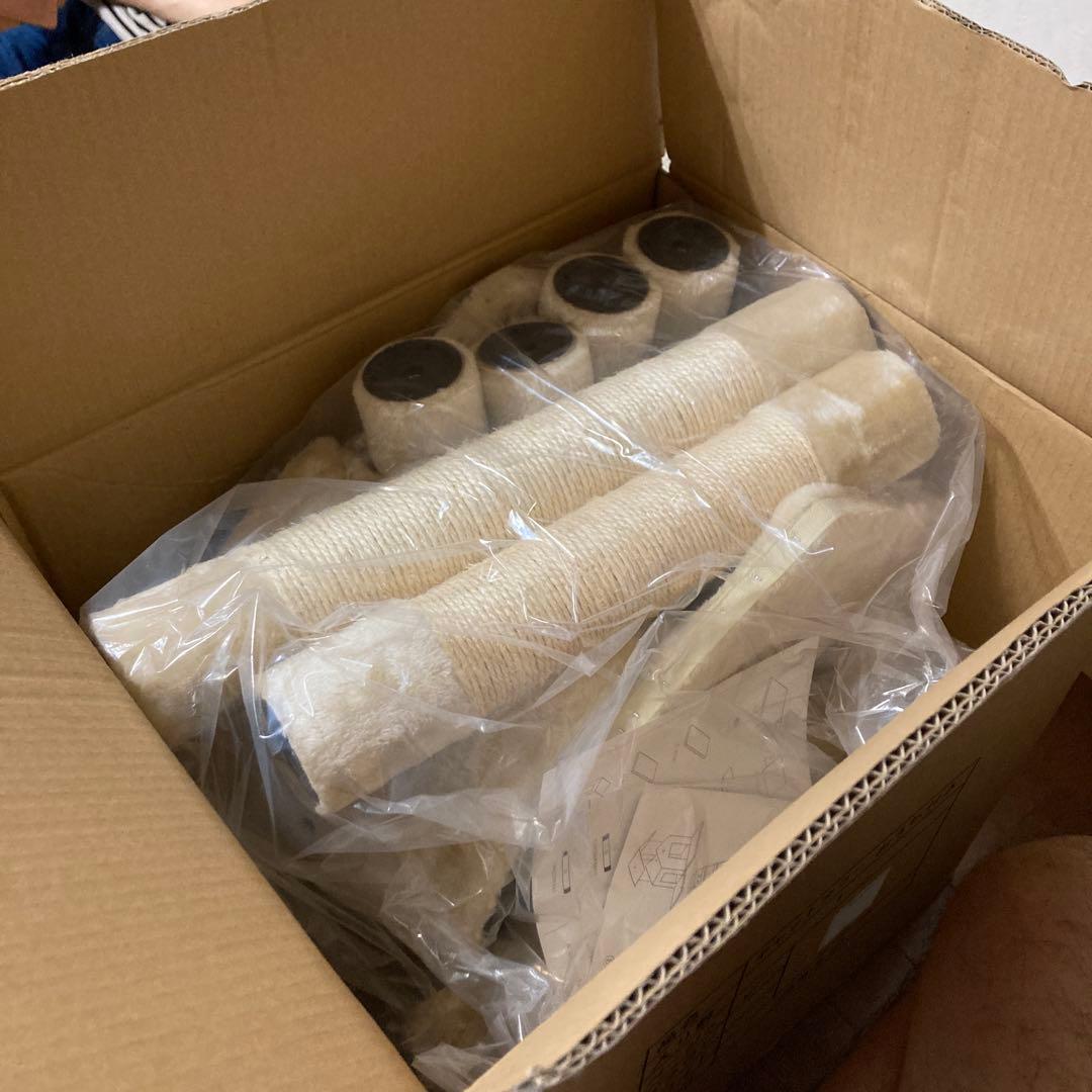 キャットタワー 「さんかく屋根の隠れ家タワー 据え置きタイプ」ベージュ 【新品】