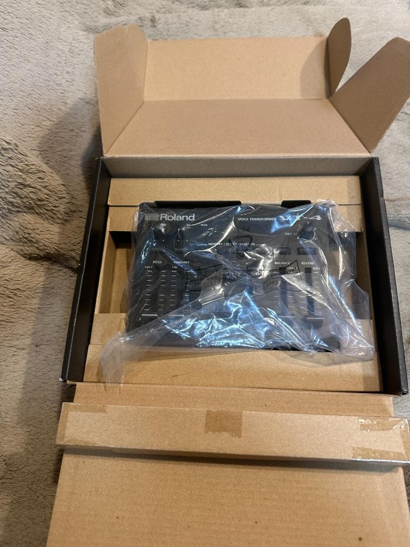 ROLAND VT4 ボイス・トランスフォーマー　ボーカル・エフェクター 本体