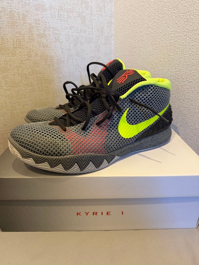 NIKE Kyrie 1 カイリー1 バスケットボールシューズ バッシュ 箱付き