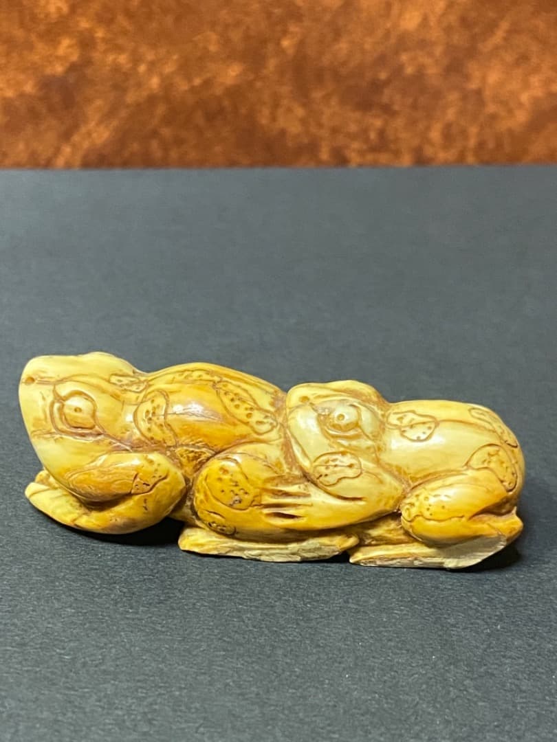 蛙根付 煙草入れ/緒締め/帯留め 彫刻/印籠・提げ物・