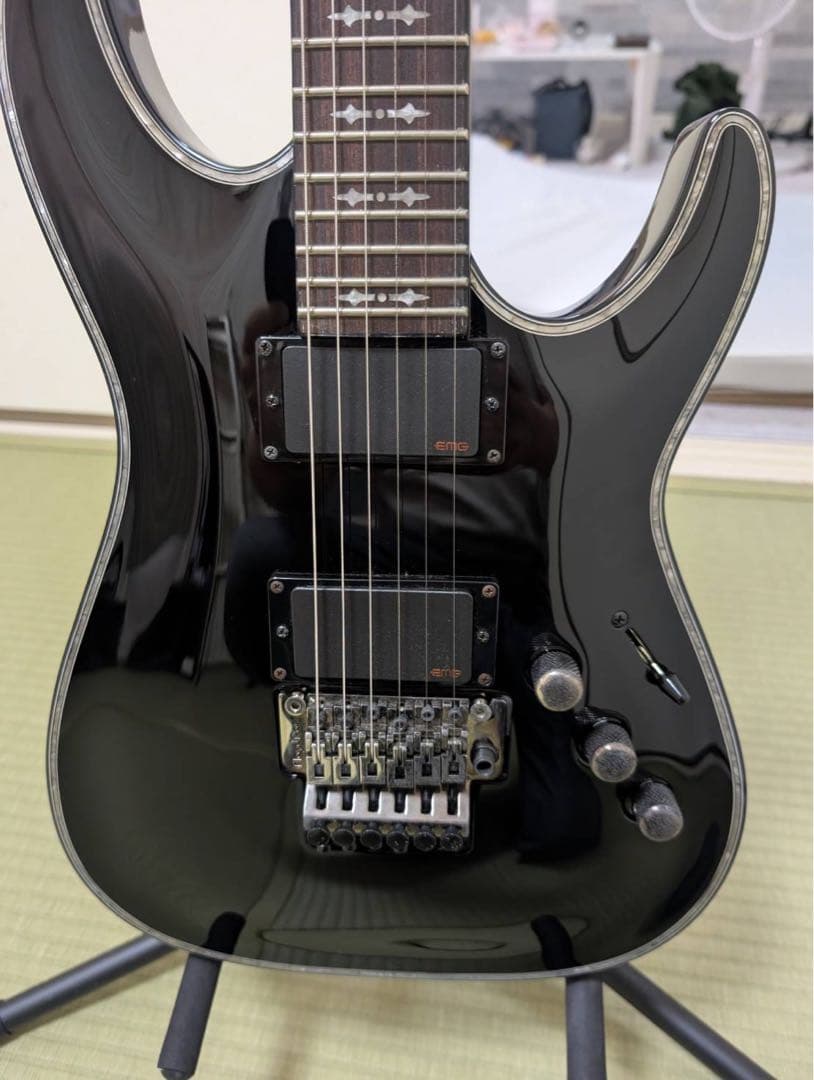 Schecter Diamond Series ブラックエレキギター