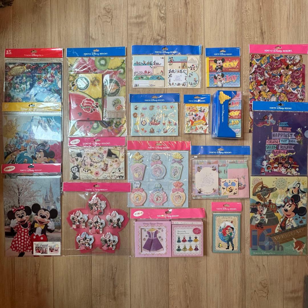 【新品未使用】Disney ディズニー　メモ帳　クリアファイル　付箋　まとめ売り