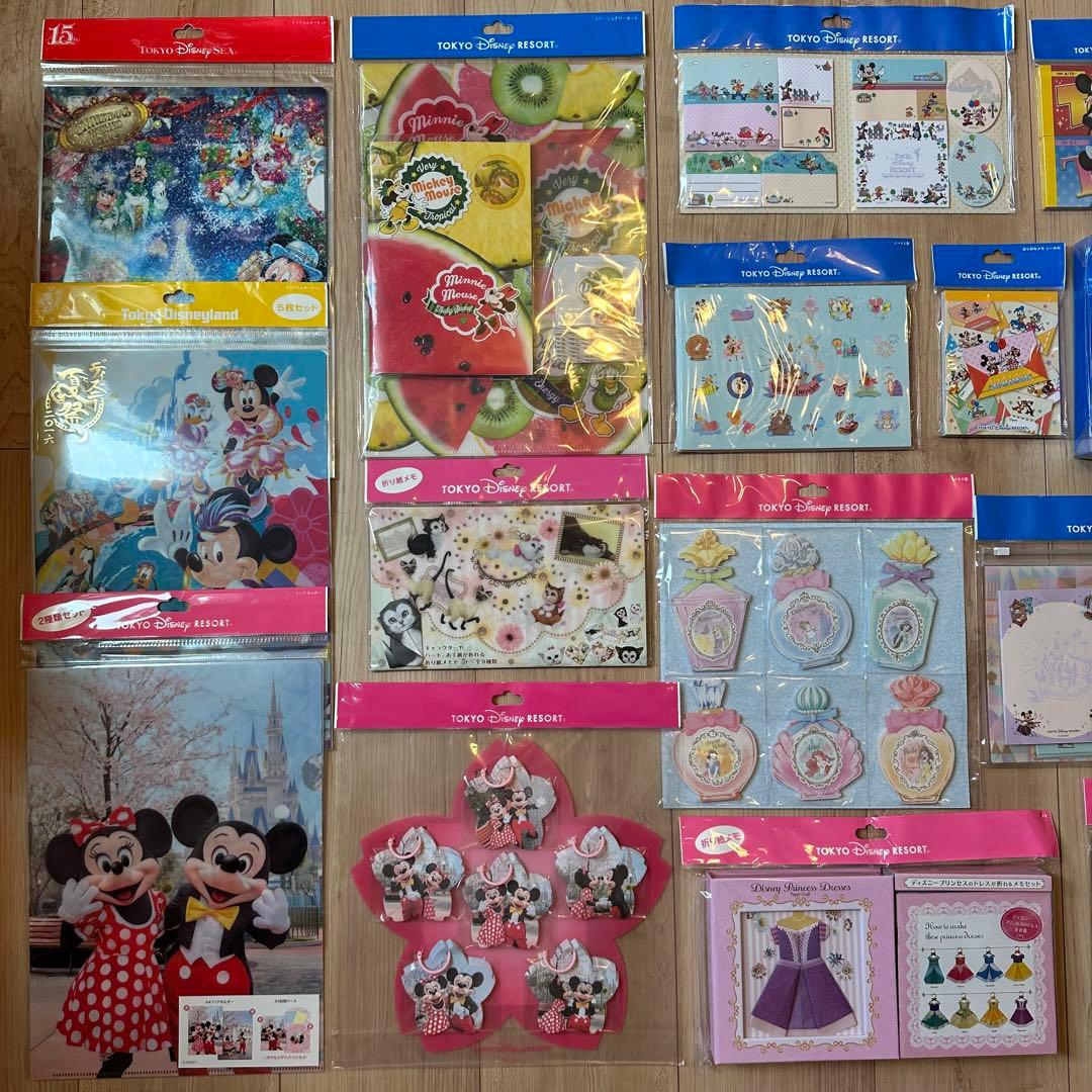 【新品未使用】Disney ディズニー　メモ帳　クリアファイル　付箋　まとめ売り