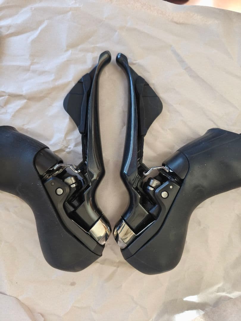 【右STIジャンク扱い】Ultegra 油圧STIレバー、ブレーキセット