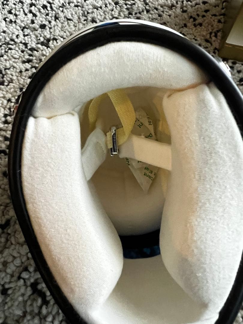 美品 1/2 マックス・フェルスタッペン 2022 本戦用 ヘルメット