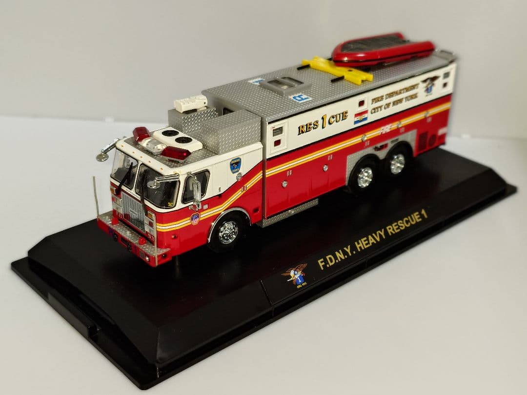 CODE3 Fire Department NY 1/64 ミニカー