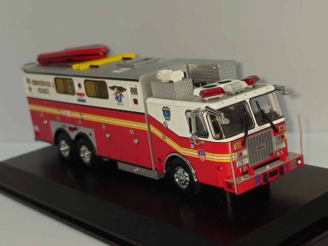 CODE3 Fire Department NY 1/64 ミニカー