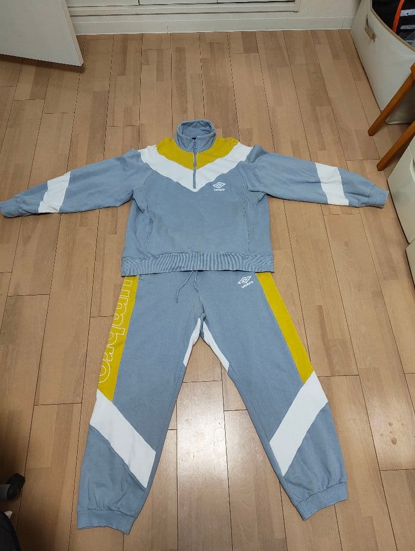 UMBRO×アズール ハーフジップ スウェット