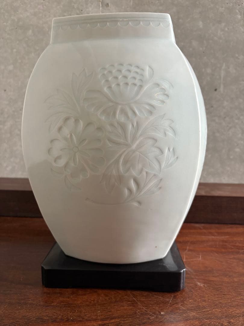 河村蜻山 大きな花瓶5.8kg 高さ29.5cm 四方形白磁富貴花彫文牡丹柳宗悦