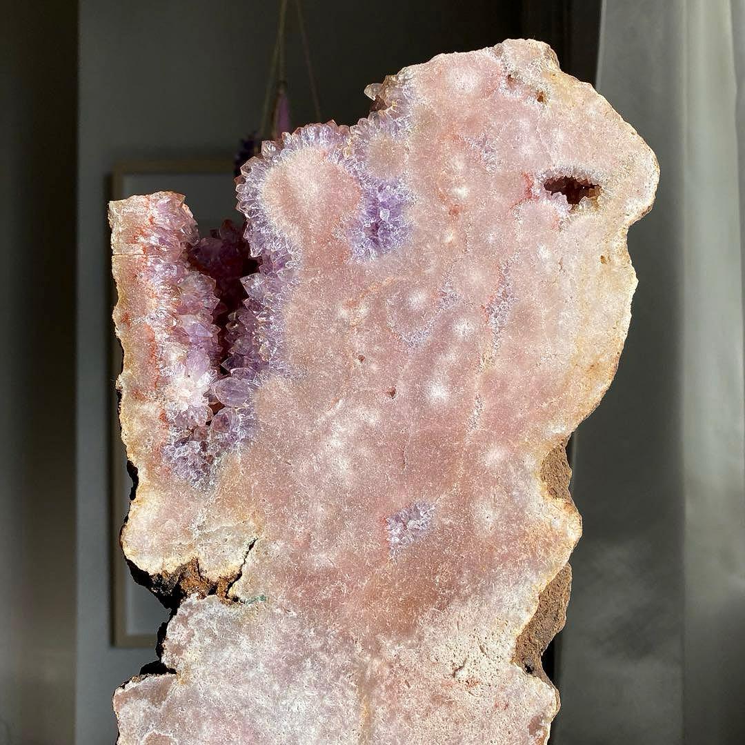 ★★★破格特価【 特大 ピンクアメジスト 原石 スラブ 約3.6kg スタンド