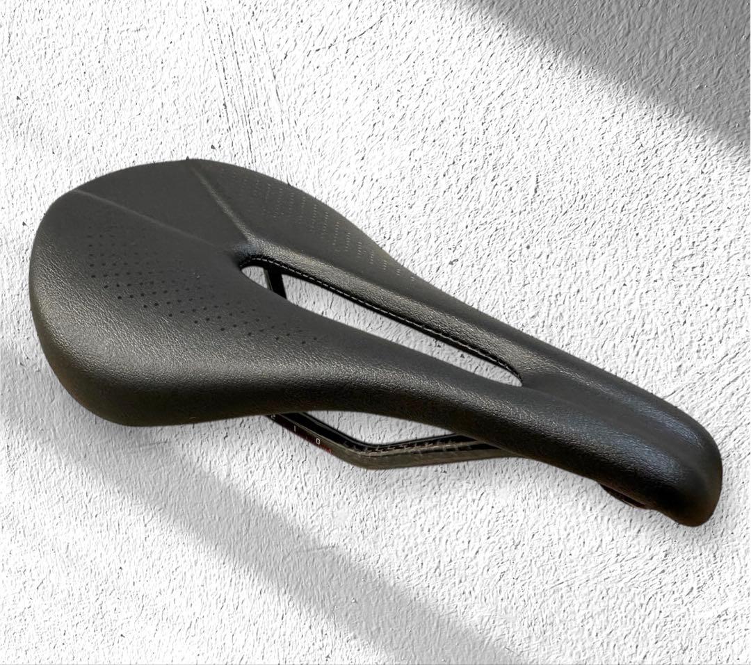 ★ほぼ新品★TNI LiteFly2 カーボンサドル(143mm)