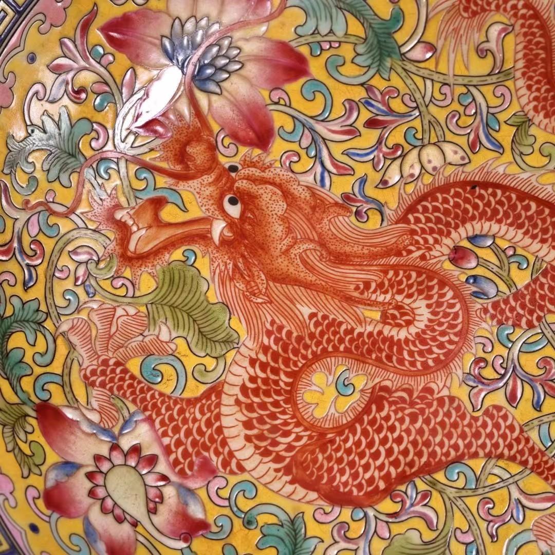 中国古美術・旧蔵粉彩陶磁器中皿・瑞獣龍絵皿・置物・純手描き・漆箱付・文房具・禮品