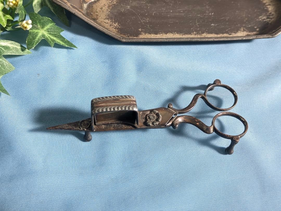 英国 アンティーク ハサミ型 ロウソク消し キャンドルスナッファー　トレー付き