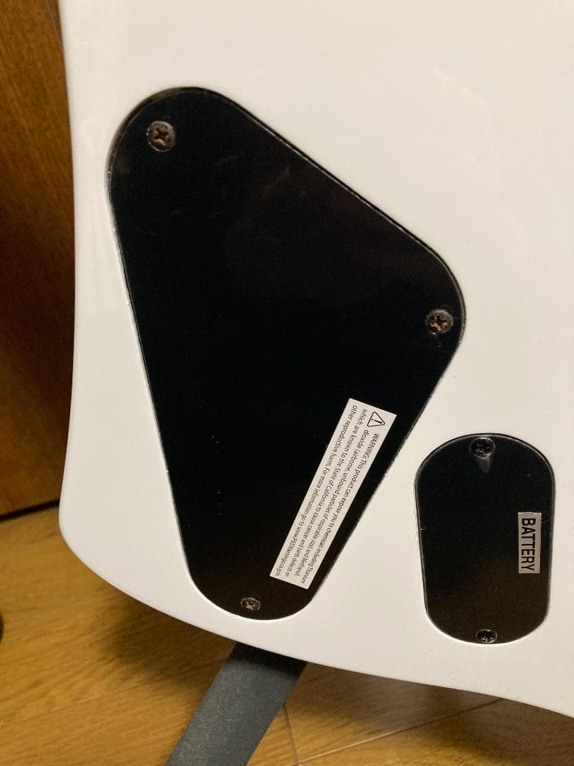 ギター LTD SNAKEBYTE  White