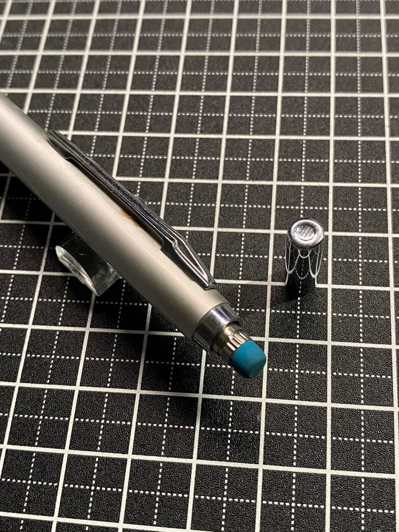 uni Double-Knock シャープペンシル　芯径0.5mm