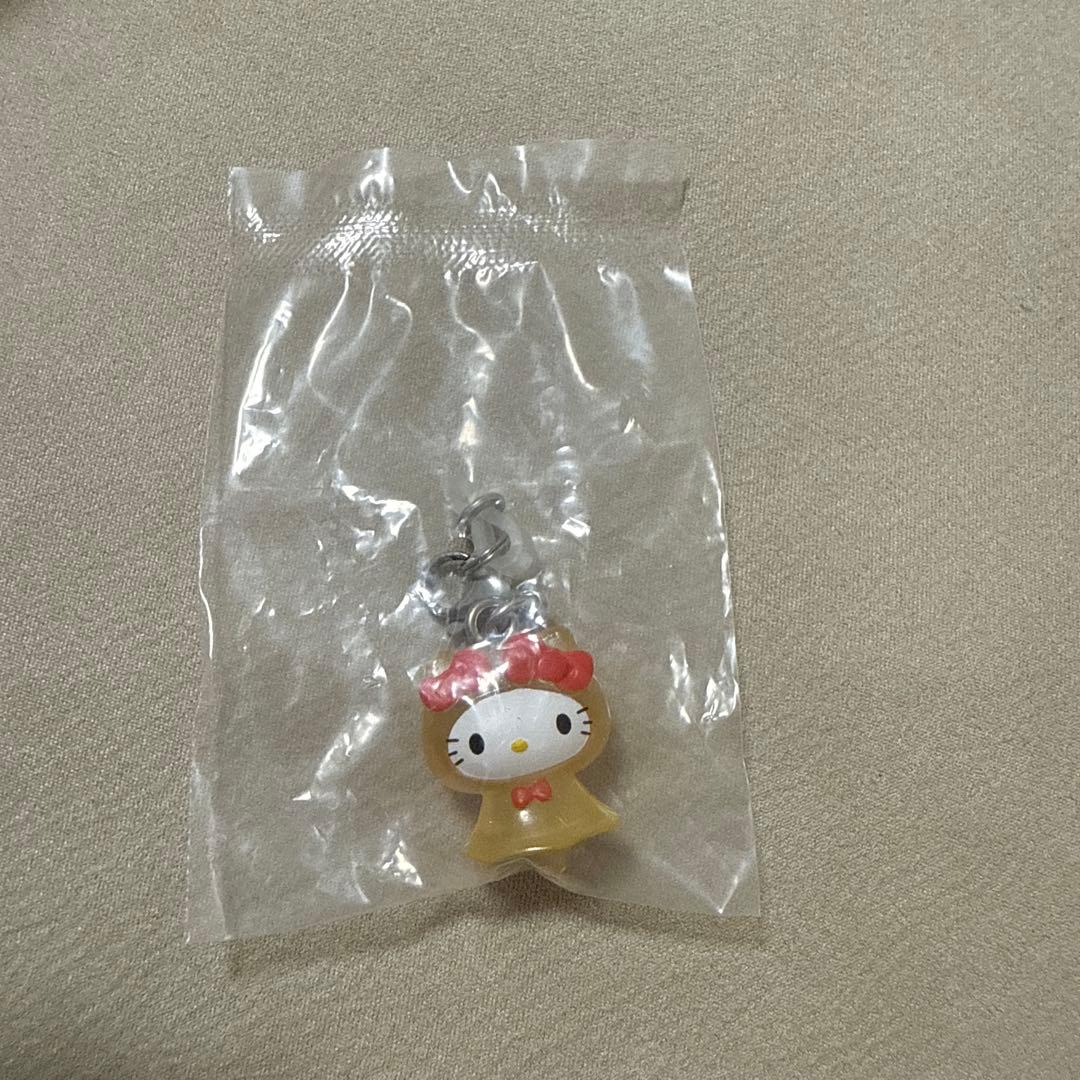 キティ　めじるしアクセサリー　てるてる坊主