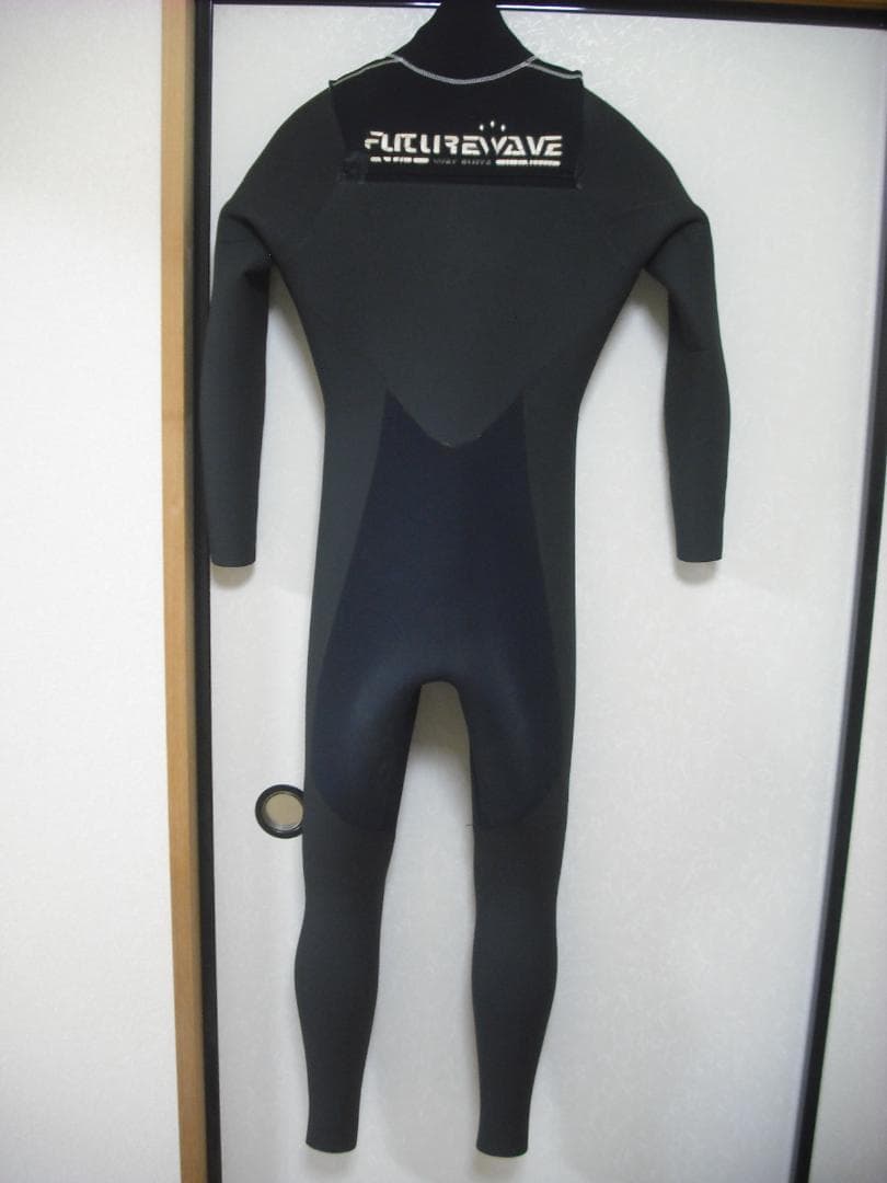 【快適に使えるセミドライ】FUTURE WAVE　ウエットスーツ　ML相当