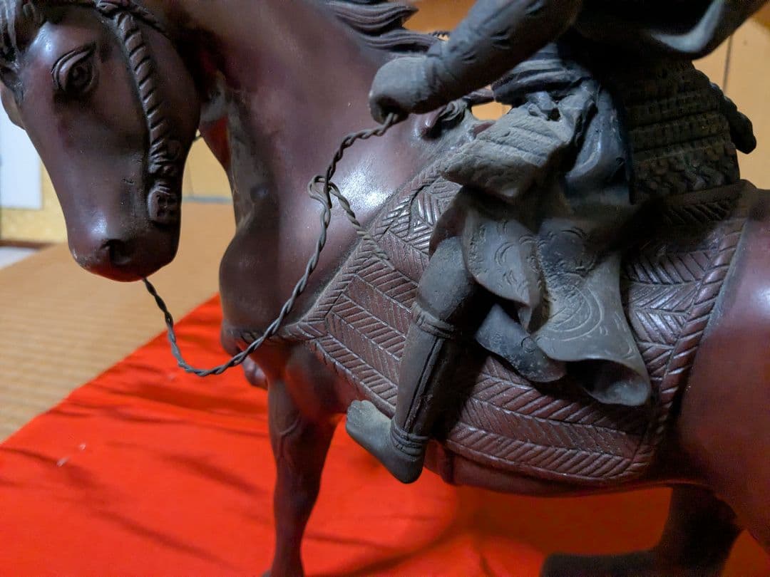 金工秀正造銅製騎馬武者像、超細密彫り、時代物！（干支の馬とは出来が違う美術品）