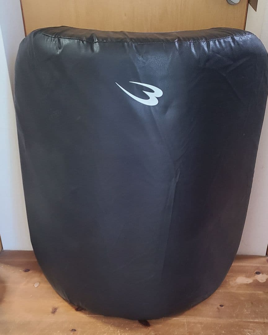 ボディメーカー ビッグミット　縦約100cm×横約850×厚み約12cm