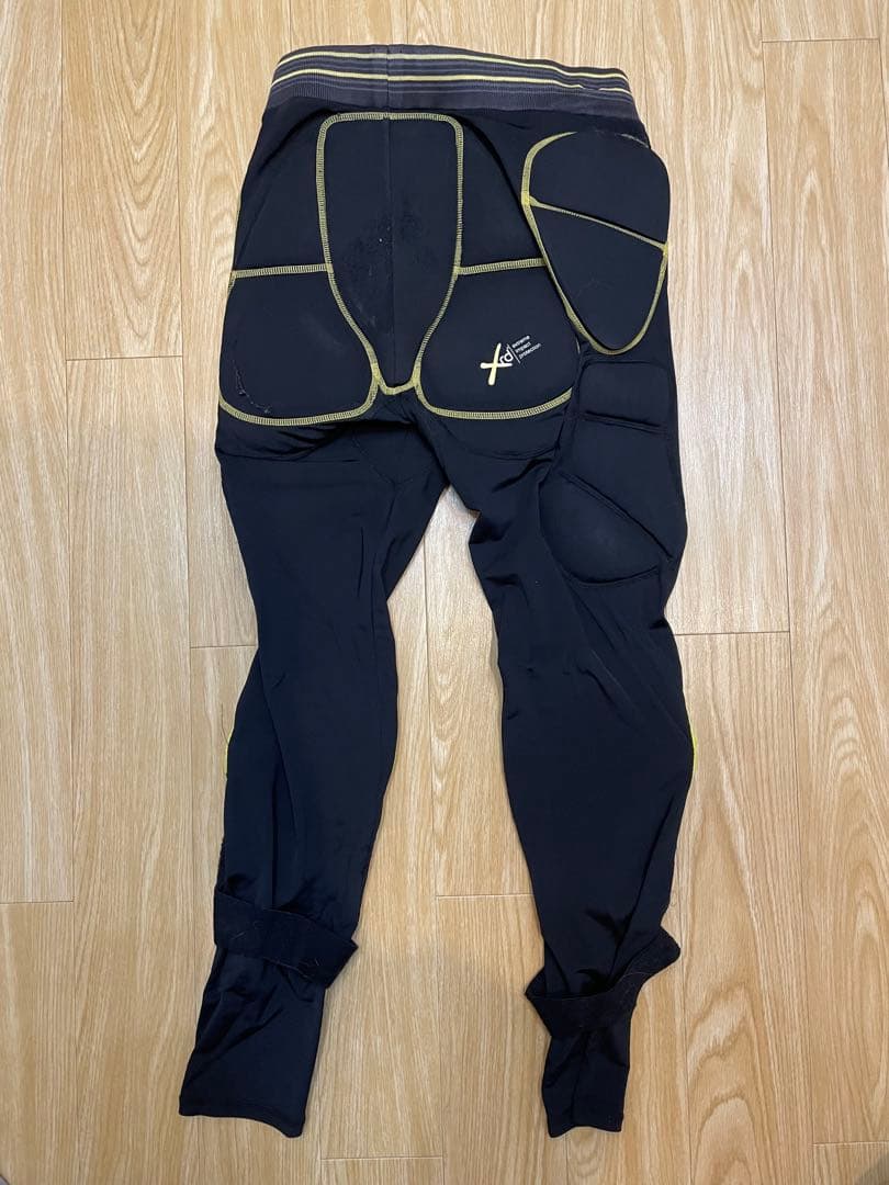 パッド付きヒップガード ブラック/イエロー　鎧武者　yoroimusha スノボ