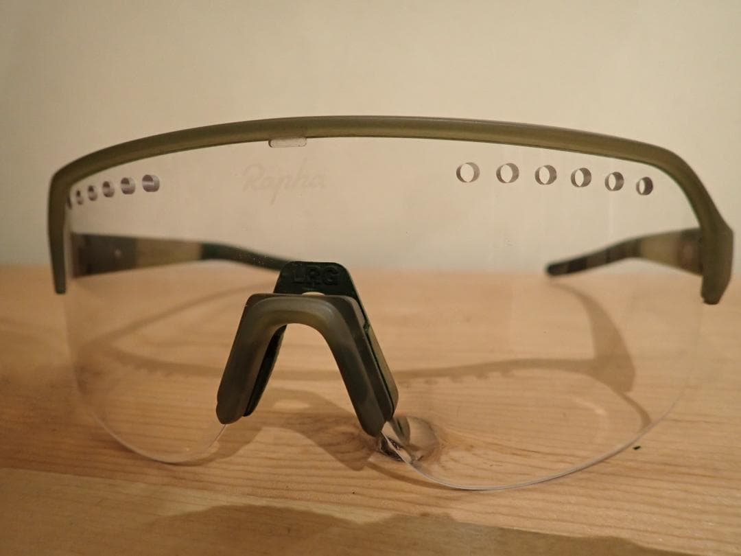 Rapha エクスプロアサングラス　Olive Green/Deep Olive