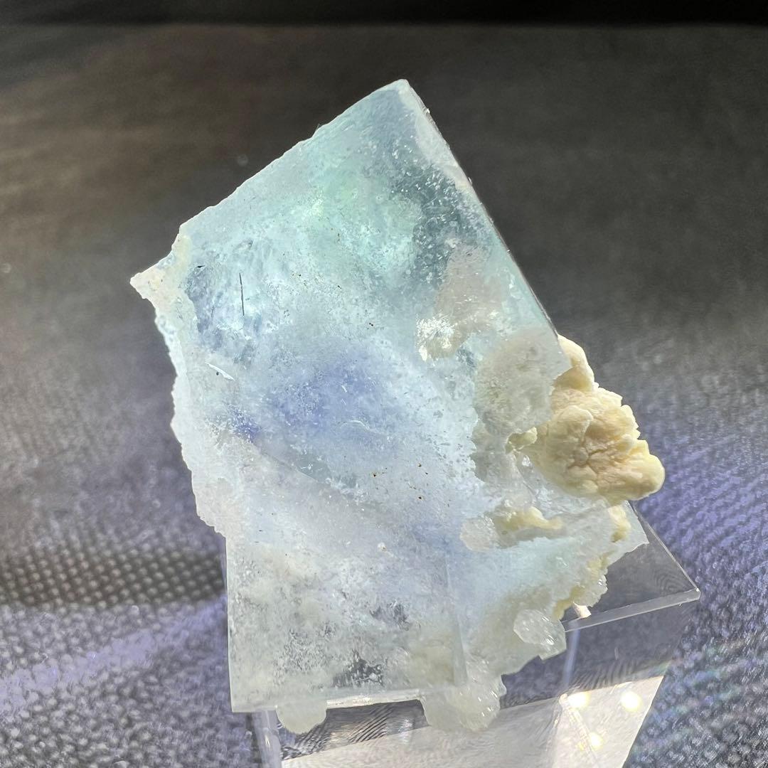 ヤオガンシャン産　「水浅葱色（みずあさぎいろ）」フローライト