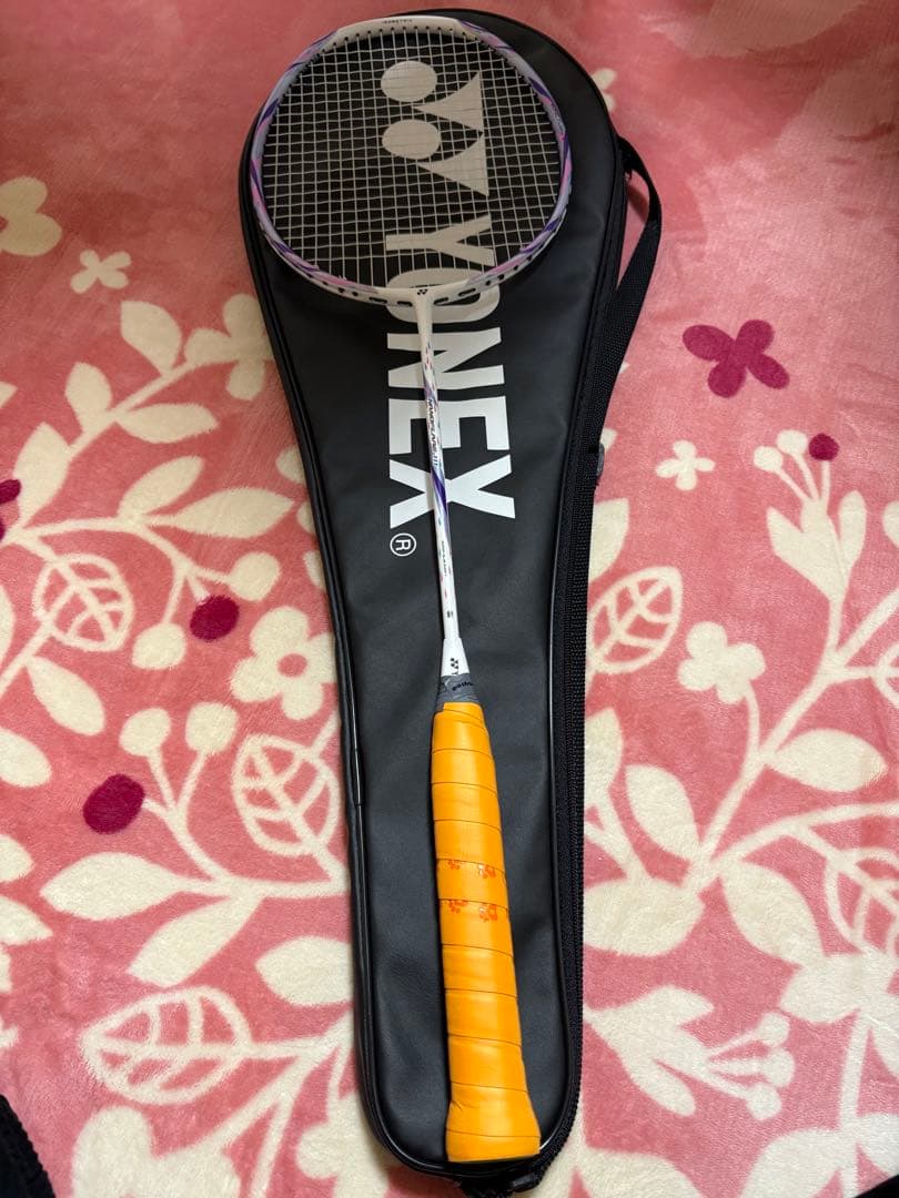 YONEXのNanoflare 111 ホワイト×パープル