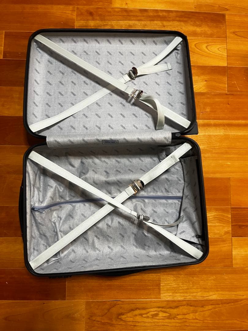 RIMOWA ブラック キャリーケース 機内持ち込み可　2輪