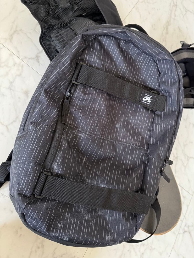 最終値下げ‼️スケートボード4点セット（ヘルメット、プロテクター、バックパック付）