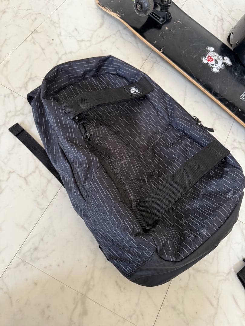 最終値下げ‼️スケートボード4点セット（ヘルメット、プロテクター、バックパック付）