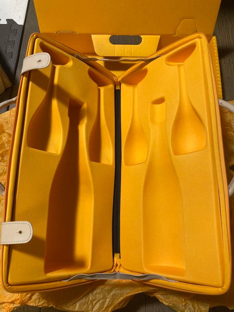 Veuve Clicquot ヴーヴクリコ トラベラーケース　未使用 箱付き