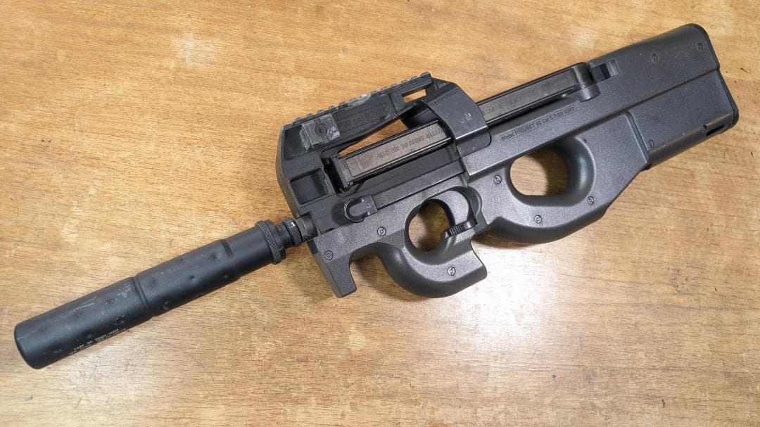 東京マルイ　 P90 　スタンダード　サイレンサー付き　動作OK