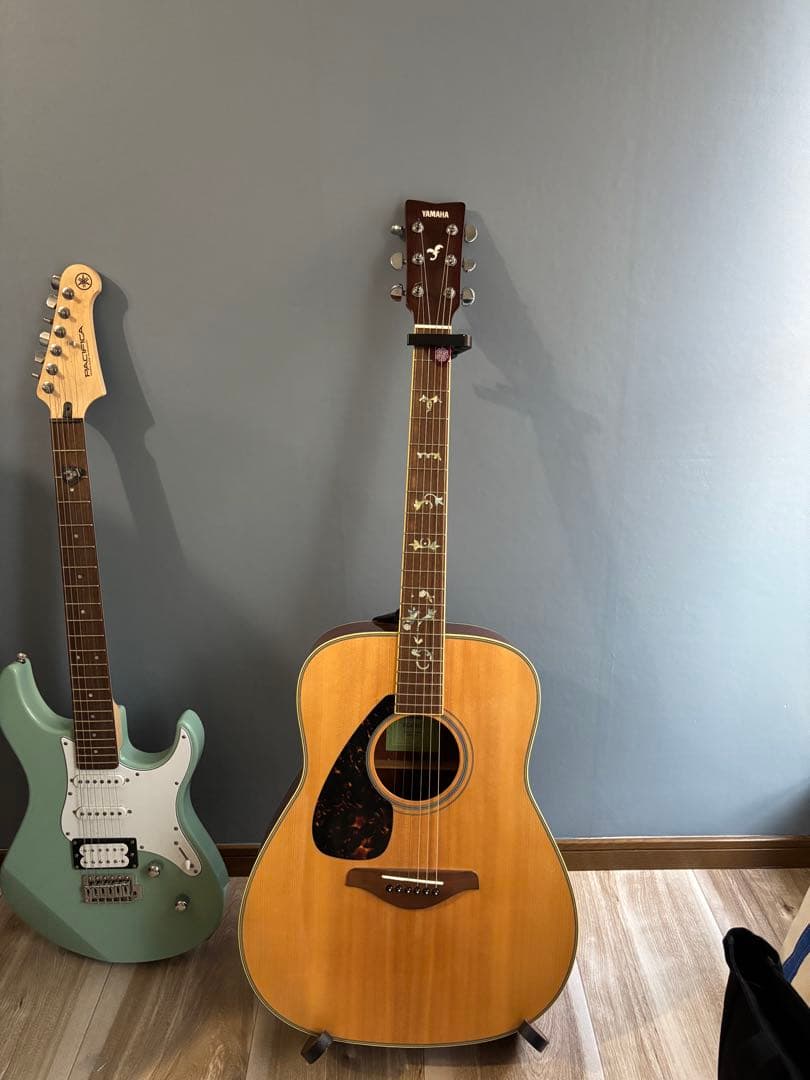 美品　アコースティックギター　台座セット　左利き