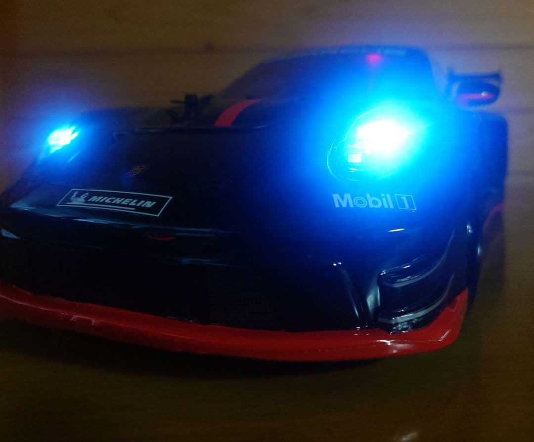田宮RCポルシェ911GT3 R (992)LEDライト付＆プロポ充電器完成品