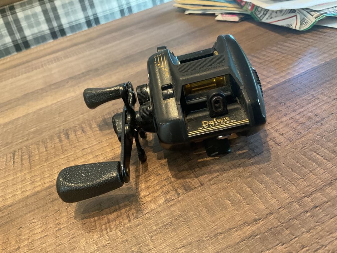 スーパートーナメント2500I専用カスタムハンドル　リール非売品です。