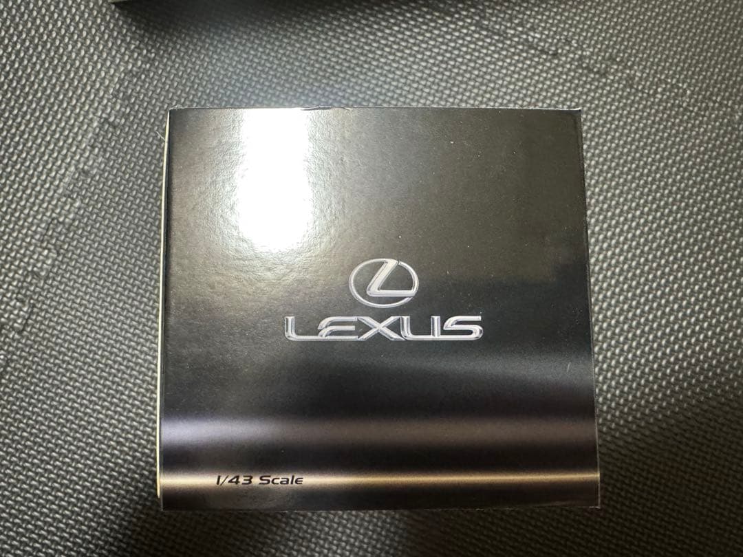 レクサス LM 1/43 左ハンドル ソニッククォーツ