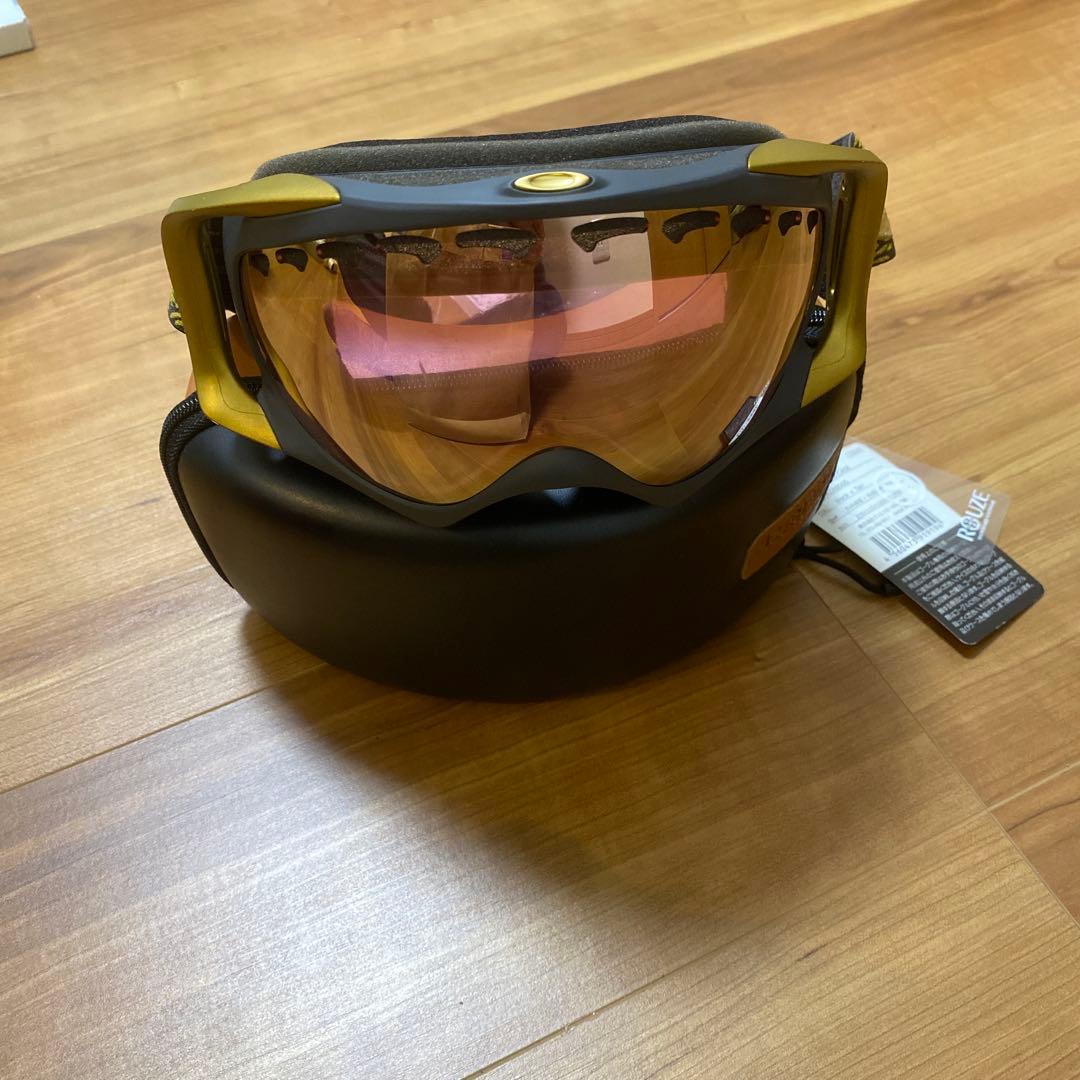 オークリー　クローバー　ゴーグル　ゴールド　ブラック　スノーボード　新品　ケース